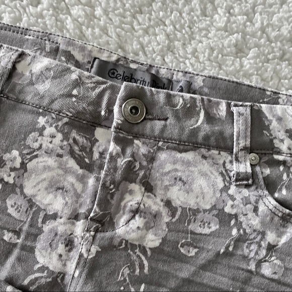 Gray Floral Print Shorts - Picture 3 of 4